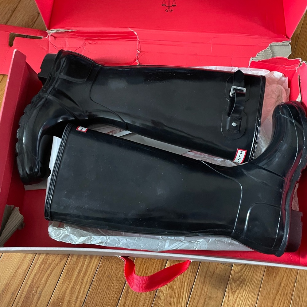 Hunter tall gloss boots
